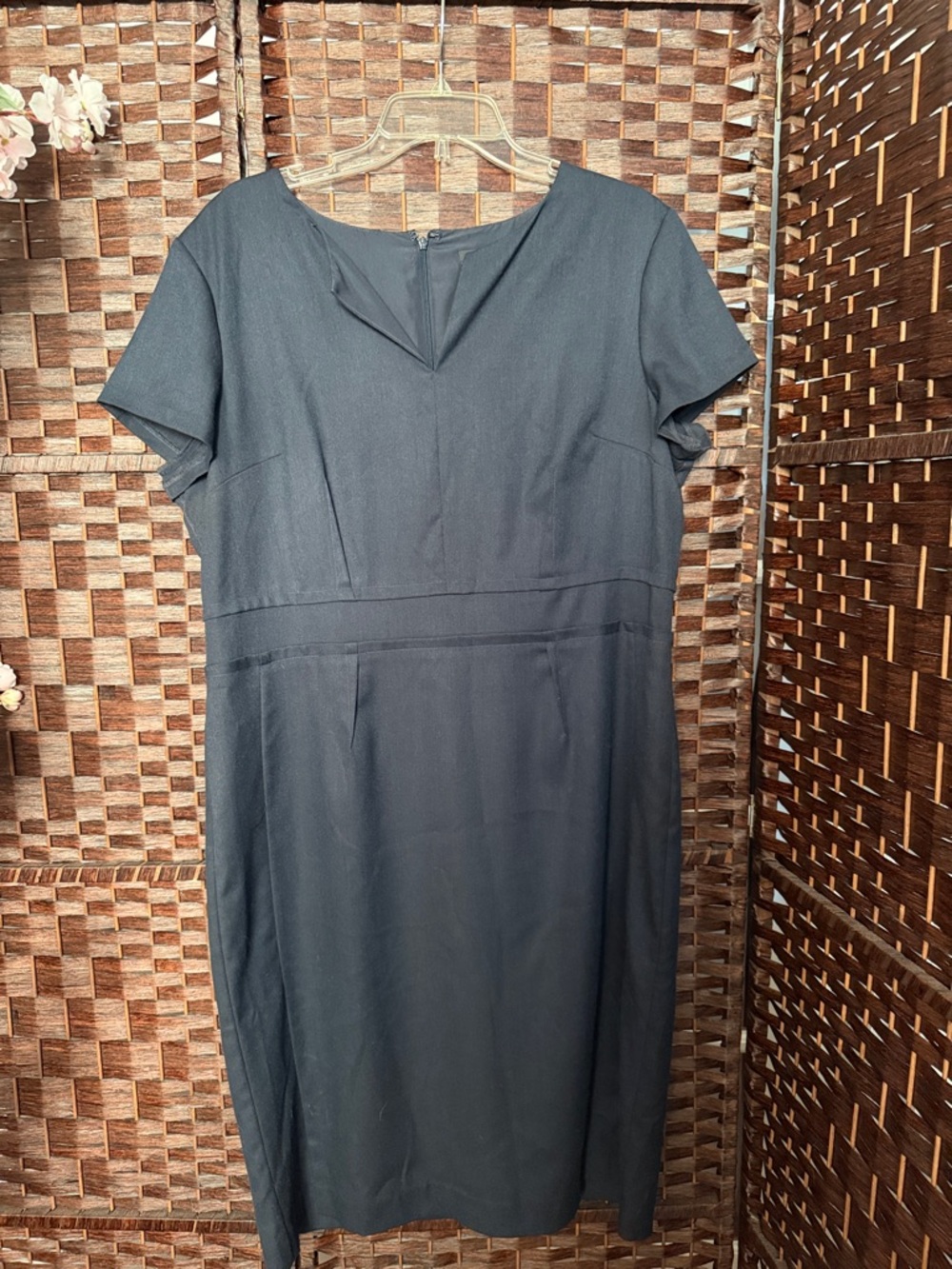 Ann Taylor dark navy blue Short-Sleeve Midi Dress with Notch Neck lined office